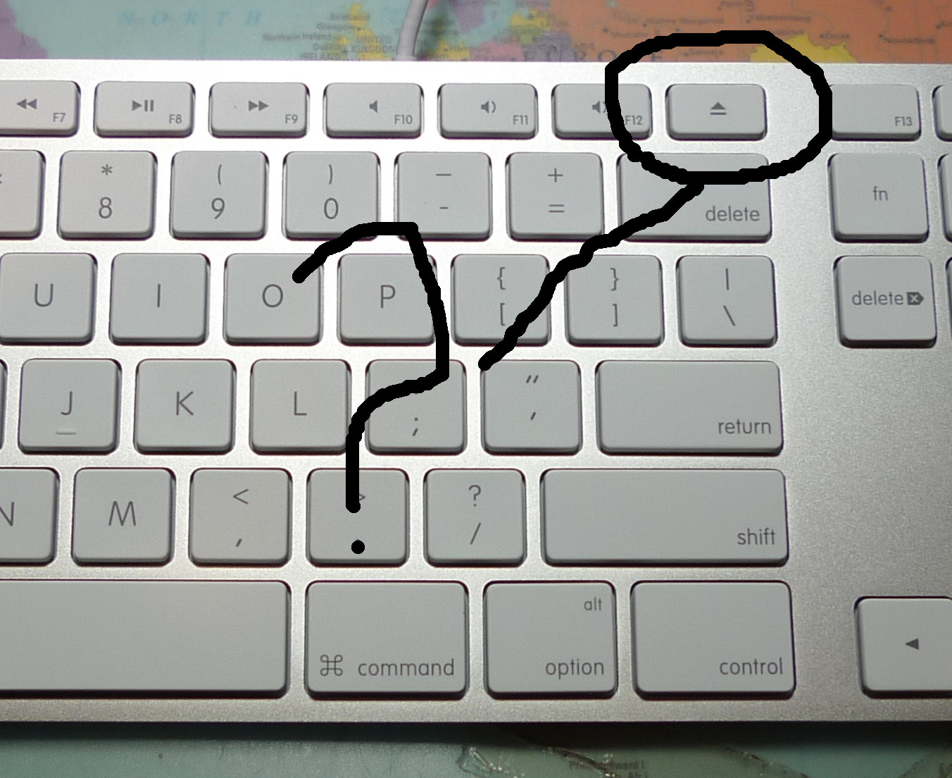 Apple keyboard with the eject key Apple Keyboard